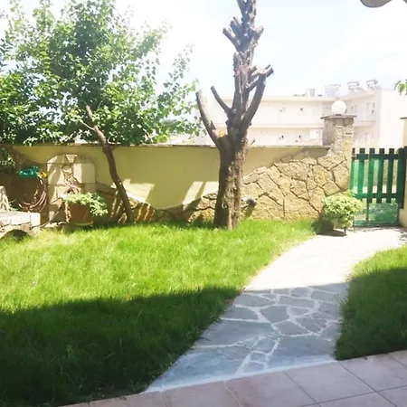 Cozy House In Kallithea With Garden Semesterbostad Kallithea (Chalkidiki)