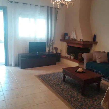 Cozy House In Kallithea With Garden *
